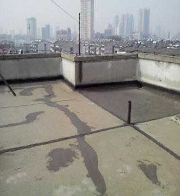 龙海漏水维修 楼顶漏水是什么原因，楼顶漏水维修方法是什么?
